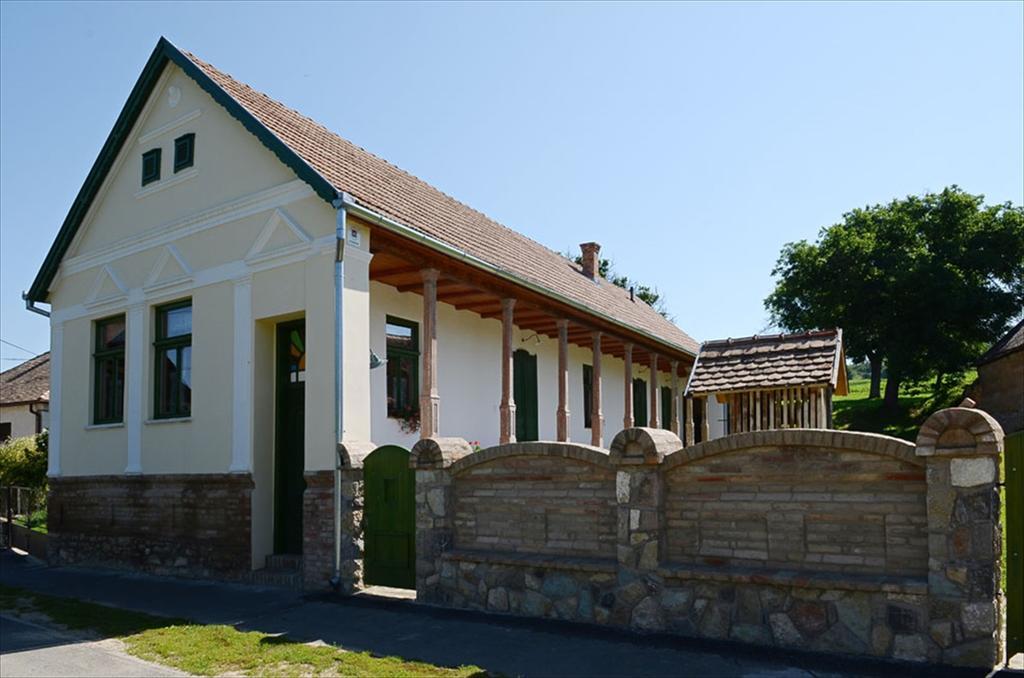 Zengőalja Vendégház Hotel Erzsebet Exterior foto