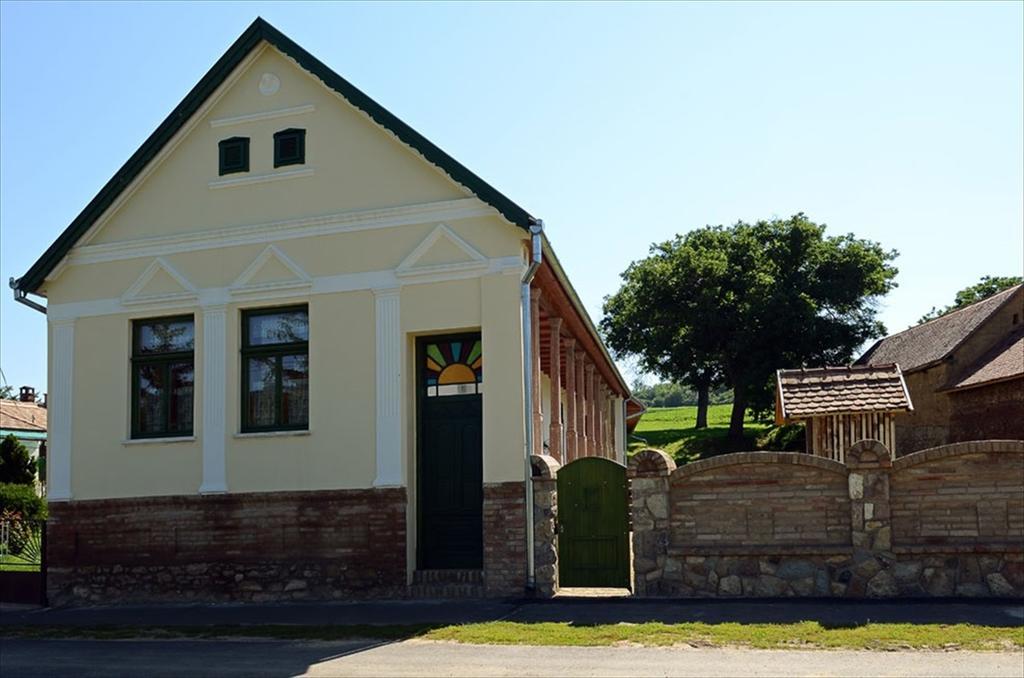 Zengőalja Vendégház Hotel Erzsebet Exterior foto