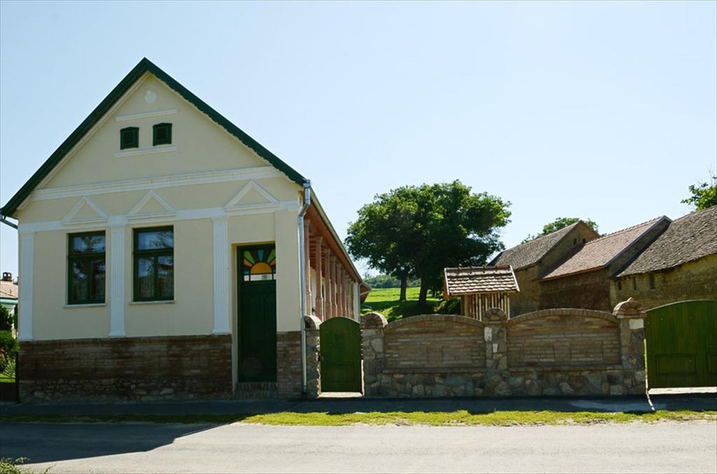 Zengőalja Vendégház Hotel Erzsebet Exterior foto